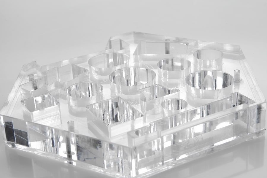 Specialists in machining plastic parts and methacrylate, polycarbonate, and PETG parts